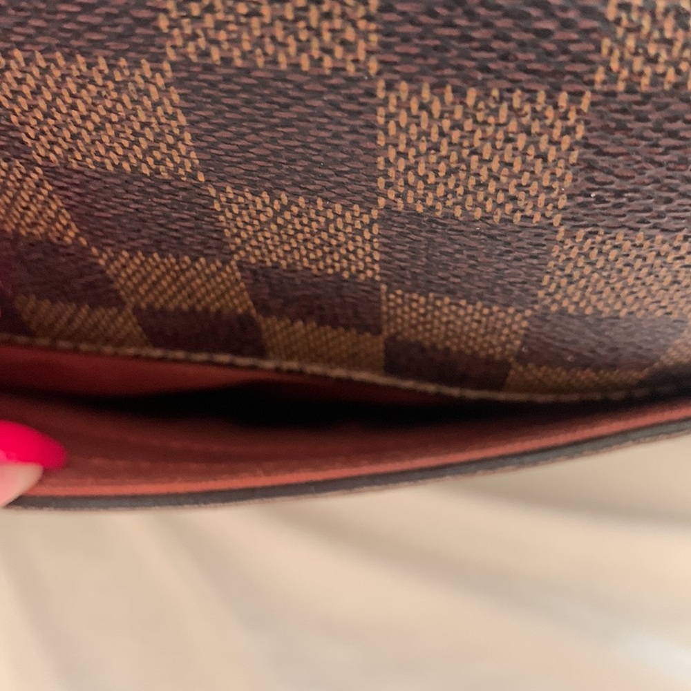 Louis Vuitton Bag - Picture 9 of 16